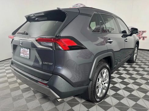 Used 2025 Toyota RAV4 Limited FWD image 31