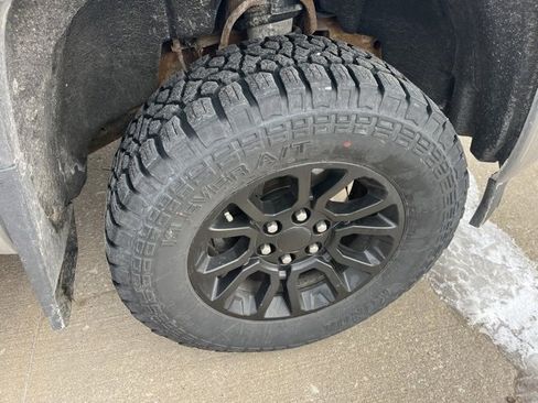 Used 2015 GMC Sierra 1500 SLE w/ SLE Value Package image 25