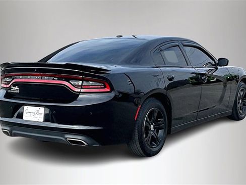 Used 2020 Dodge Charger SXT w/ Leather Interior Group image 5