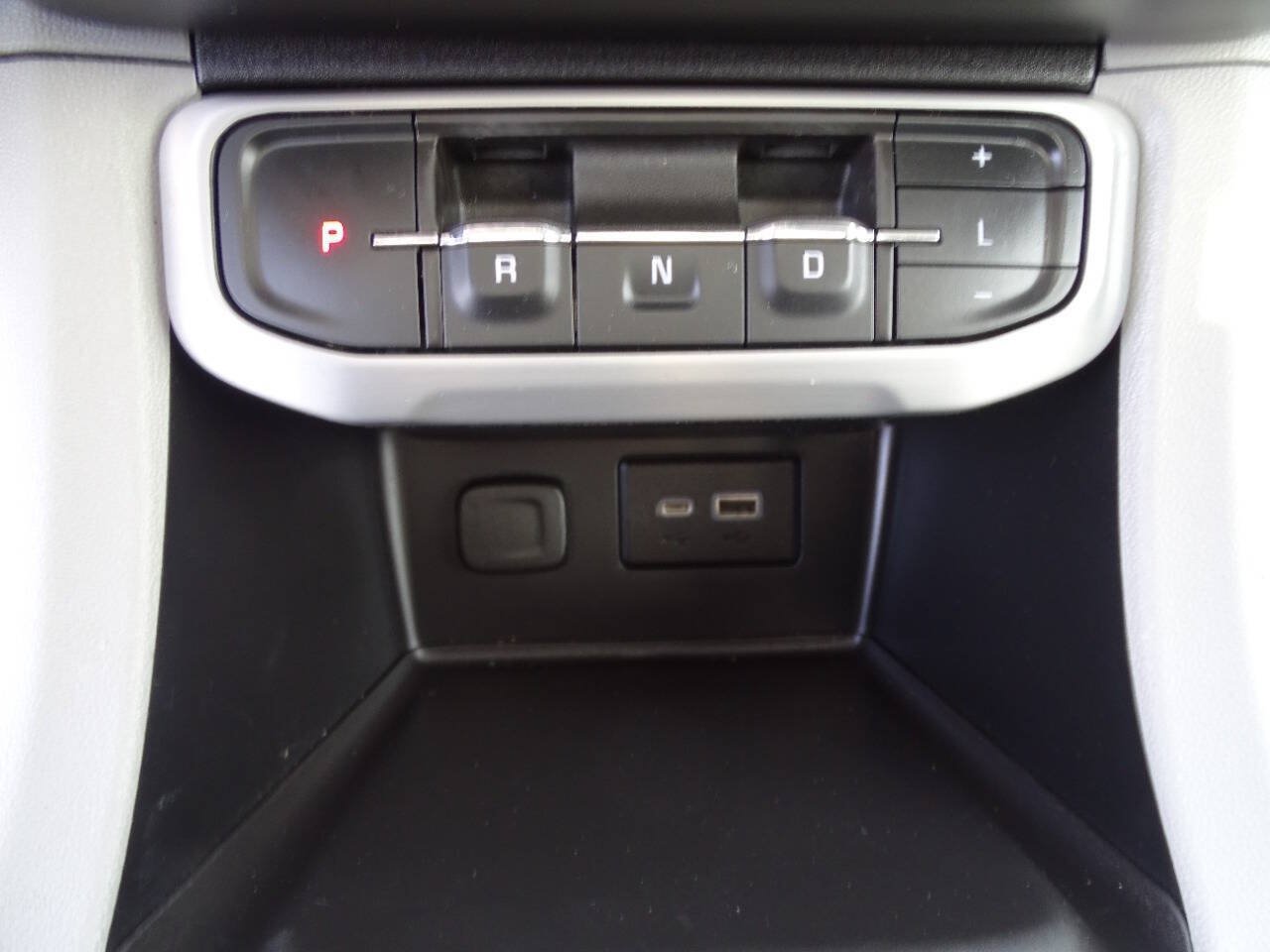 Used 2023 GMC Acadia AWD SLE image 30