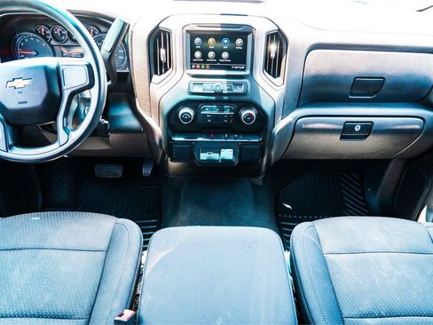 Used 2019 Chevrolet Silverado 1500 Custom w/ Infotainment Package RWD image 17