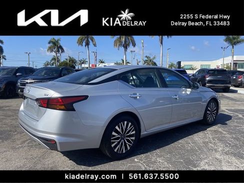 Used 2023 Nissan Altima 2.5 SV FWD image 3