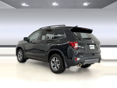 Used 2023 Honda Passport TrailSport image 3