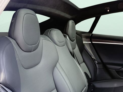 Used 2024 Tesla Model S AWD/4WD image 39