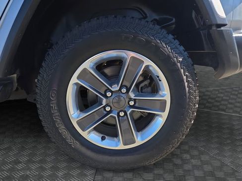 Used 2021 Jeep Wrangler Unlimited Sahara image 32