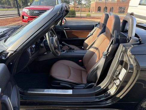 Used 2013 MAZDA MX-5 Miata Grand Touring RWD image 16