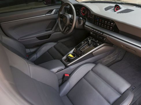 Certified 2024 Porsche 911 Carrera 4S AWD/4WD image 33