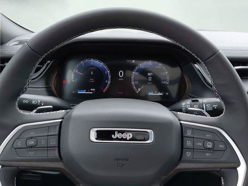 New 2026 Jeep Grand Cherokee Limited w/ Luxury Tech Group II AWD/4WD image 39