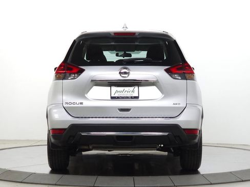 Used 2018 Nissan Rogue S AWD/4WD image 6