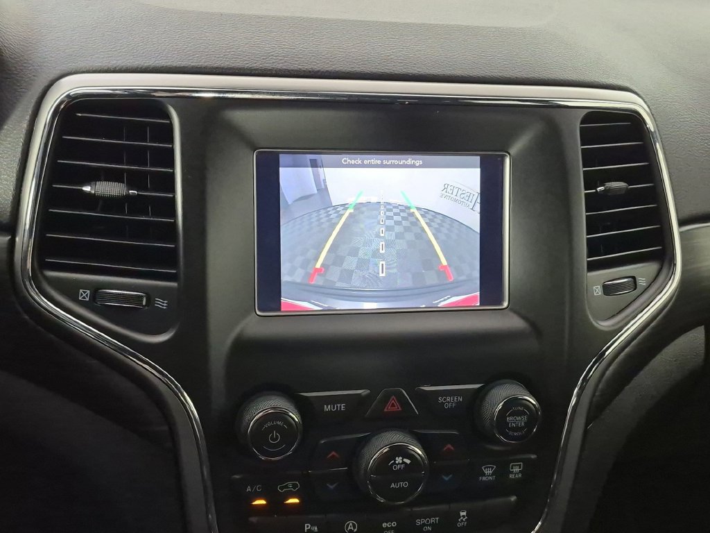 Used 2021 Jeep Grand Cherokee Laredo RWD image 24