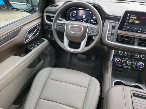 Used 2023 GMC Yukon SLT w/ SLT Premium Package AWD/4WD image 28