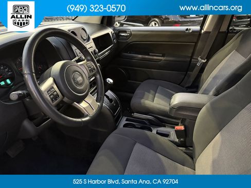 Used 2013 Jeep Compass Latitude w/ Sun/Sound Group FWD image 7