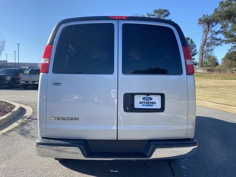 Used 2025 Chevrolet Express 3500 LT w/ LT Preferred Equipment Group RWD image 4