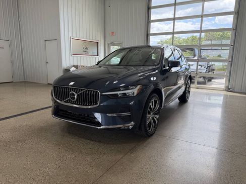 Used 2023 Volvo XC60 B5 Plus w/ Climate Package AWD/4WD image 2
