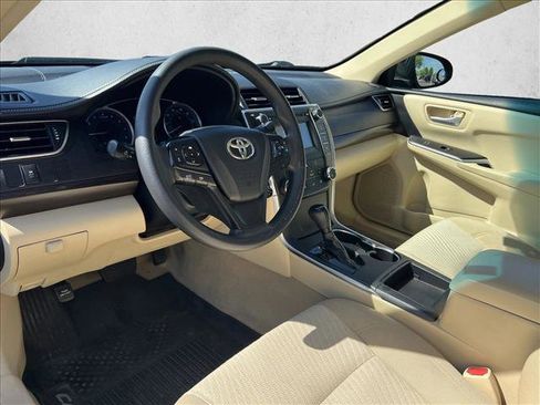 Certified 2017 Toyota Camry LE image 9