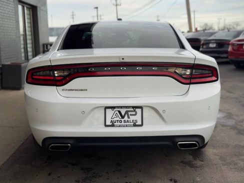 Used 2020 Dodge Charger SXT image 4