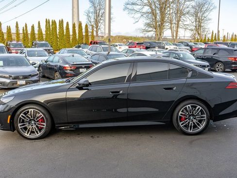 Used 2024 BMW 530i xDrive w/ M Sport Package image 8