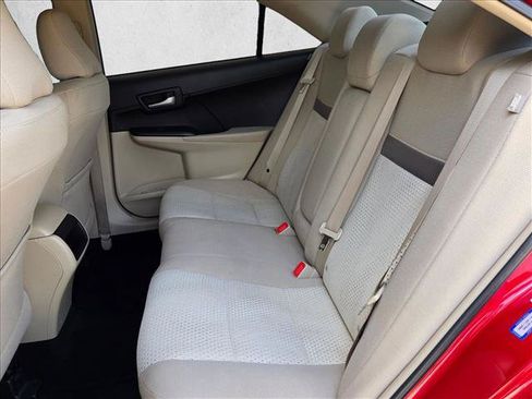 Used 2014 Toyota Camry LE FWD image 18