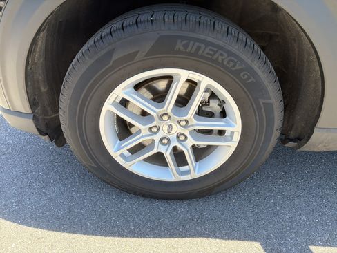Certified 2026 Ford Explorer Active AWD/4WD image 11