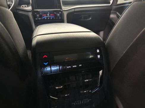 Used 2023 Jeep Grand Cherokee L Laredo w/ Luxury Tech Group I image 21