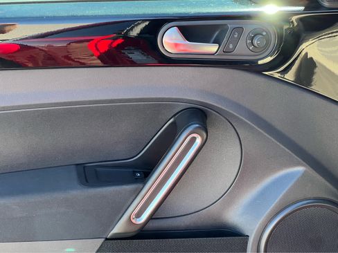 Used 2018 Volkswagen Beetle 2.0T Coast image 24