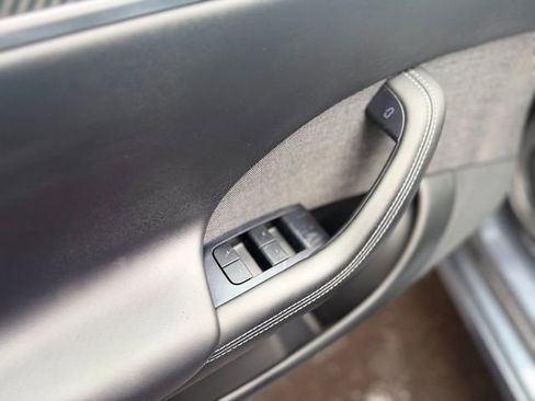 Used 2022 Tesla Model S Plaid image 11