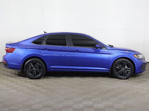 Used 2024 Volkswagen Jetta SE FWD image 18