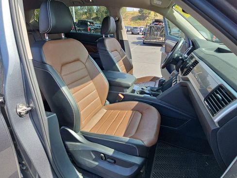 Used 2022 Volkswagen Atlas SEL Premium image 13