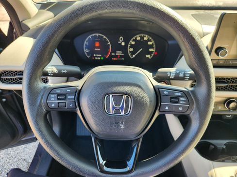 Certified 2024 Honda HR-V LX image 9