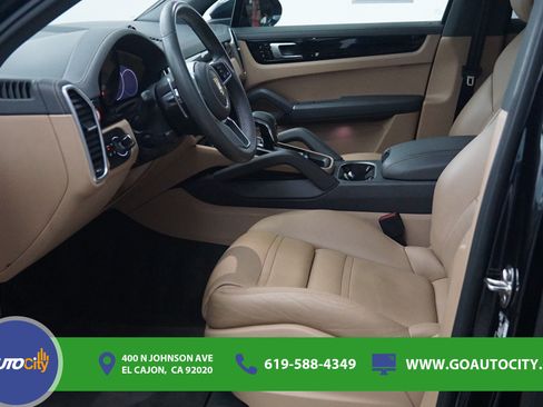 Used 2020 Porsche Cayenne AWD/4WD image 9