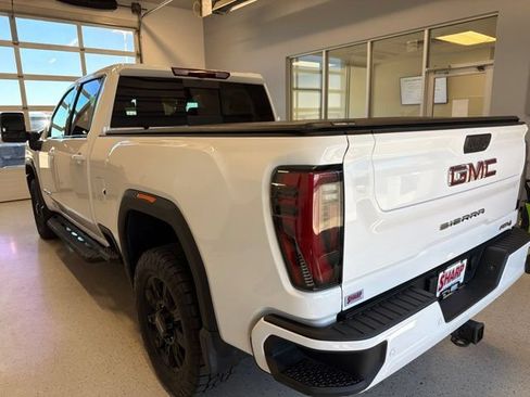 Used 2025 GMC Sierra 2500 AT4 AWD/4WD image 7
