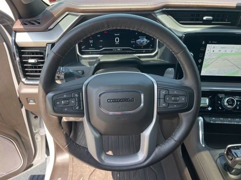 Used 2023 GMC Sierra 1500 Denali w/ Denali Reserve Package AWD/4WD image 21