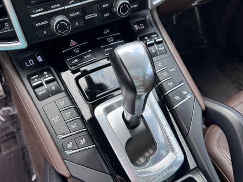 Used 2015 Porsche Cayenne S AWD/4WD image 25