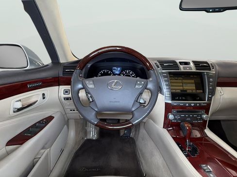 Used 2012 Lexus LS 460 w/ Luxury Value Edition RWD image 18