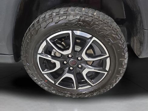 Used 2025 Jeep Compass Trailhawk AWD/4WD image 22
