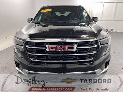 Used 2025 GMC Acadia Elevation FWD image 2