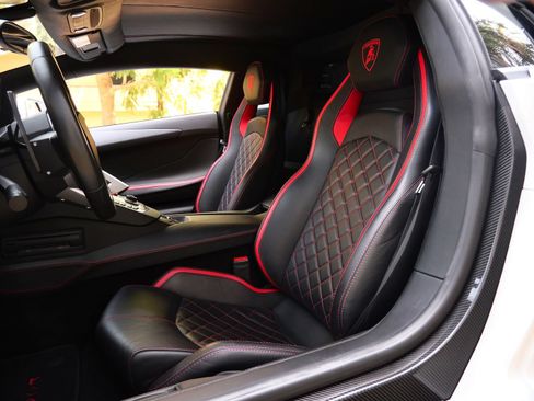 Used 2018 Lamborghini Aventador S AWD/4WD image 6