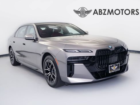 Used 2025 BMW 740i image 1