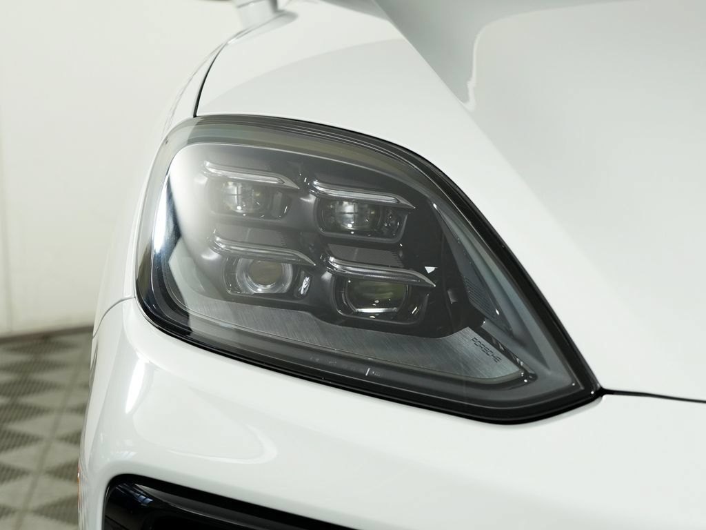 Certified 2026 Porsche Cayenne Coupe AWD/4WD image 11