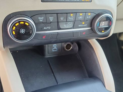 Used 2020 Ford Escape SE FWD image 21