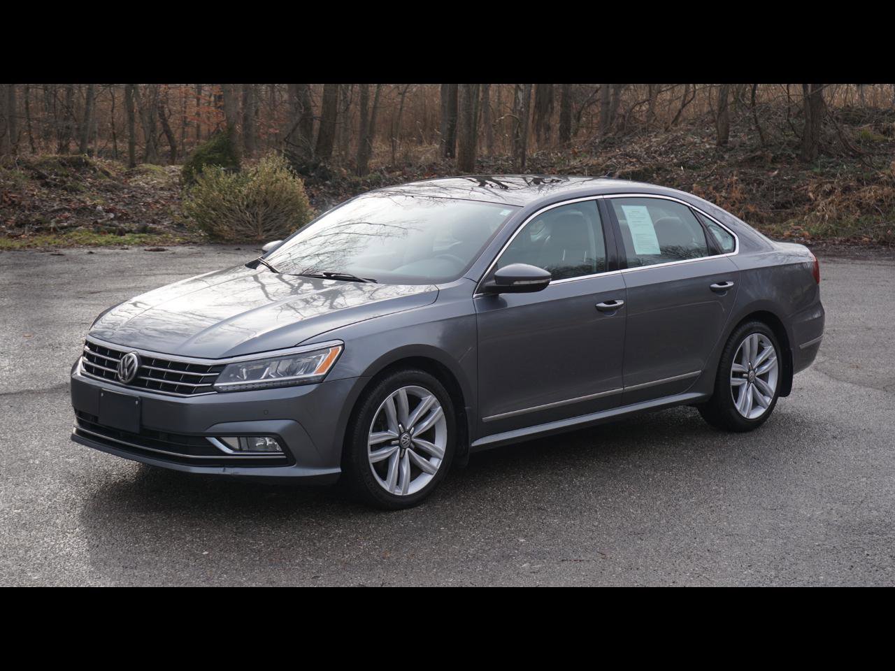 Used 2017 Volkswagen Passat 1.8T SE FWD image 1