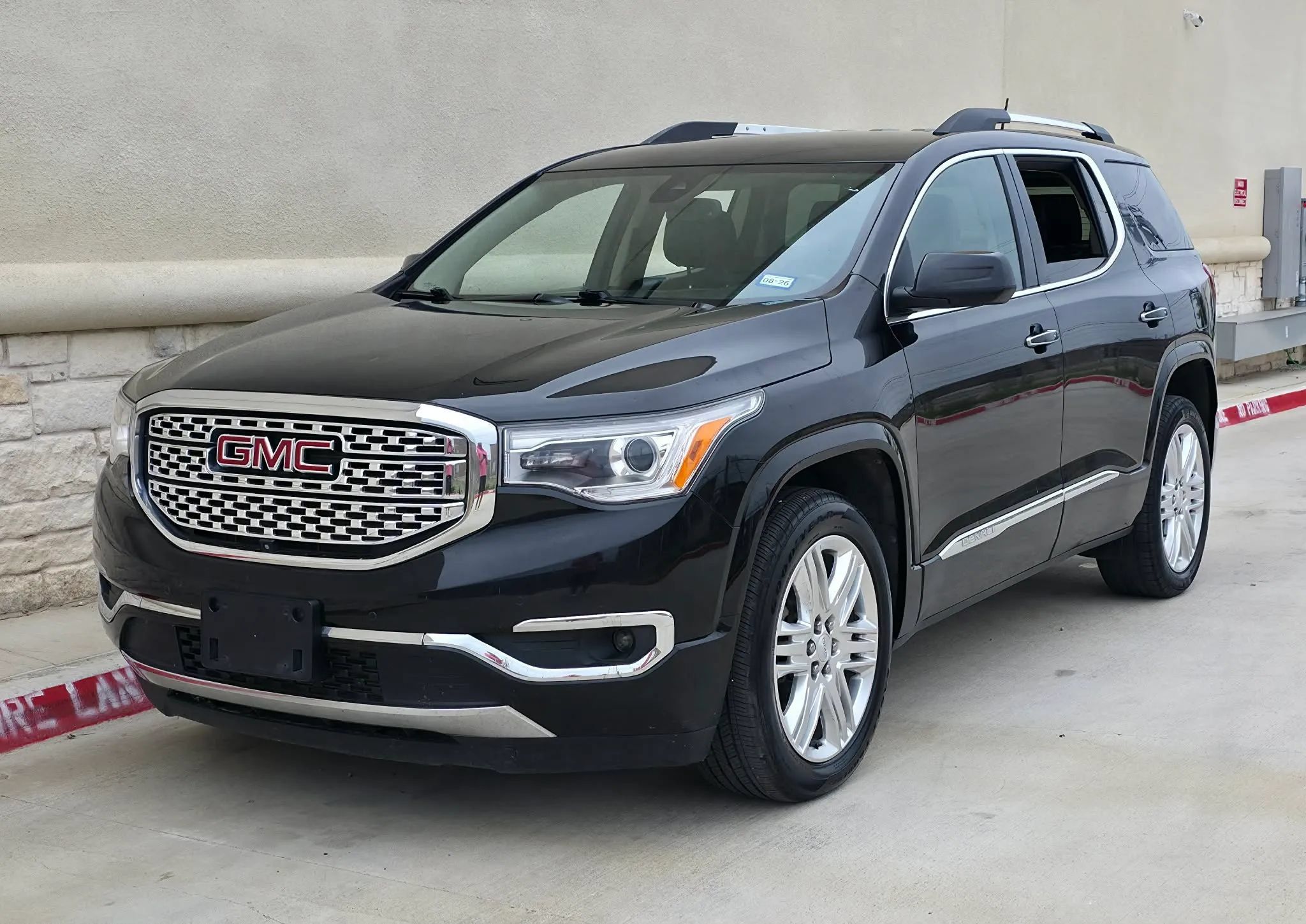 Used 2018 GMC Acadia Denali w/ Technology Package FWD image 7