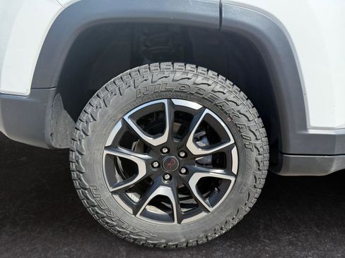 Used 2025 Jeep Compass Trailhawk AWD/4WD image 27
