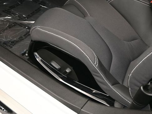 Used 2024 Chevrolet Corvette Stingray Convertible w/ Z51 Performance Package image 15