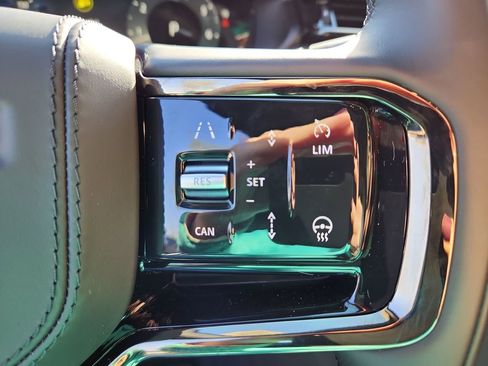 New 2026 Land Rover Range Rover Velar S AWD/4WD image 20