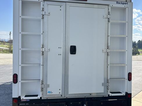 Used 2024 Ford E-450 and Econoline 450 Super Duty w/ Interior Upgrade Package image 6