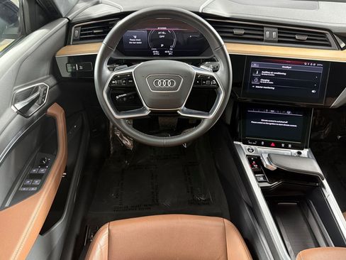 Used 2024 Audi Q8 e-tron Premium Plus w/ Premium Plus Package AWD/4WD image 13