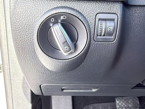 Used 2017 Volkswagen Tiguan Limited w/ Premium Package image 39