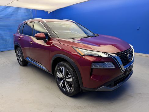 Used 2023 Nissan Rogue SL AWD/4WD image 2