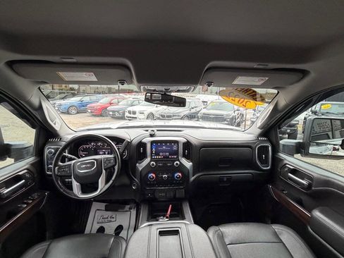Used 2022 GMC Sierra 3500 SLT image 42